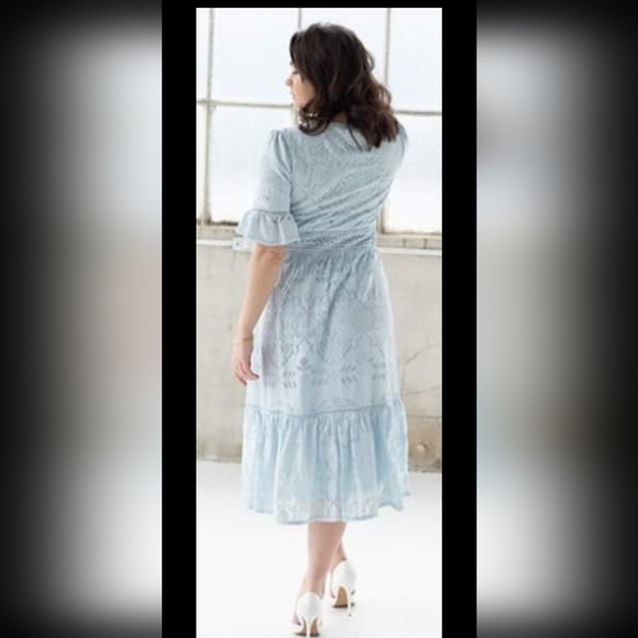 Belle Terre Ave Aly lace dress blue NWT - Picture 3 of 4